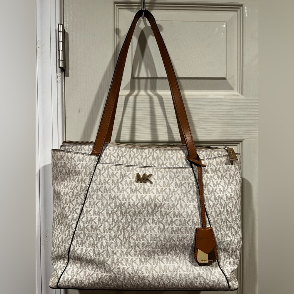 Michael kors tote